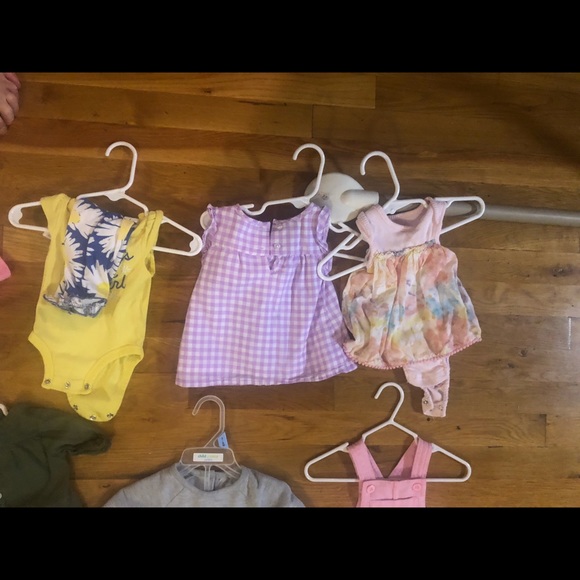 More than 100 pieces rompers dresses and sets - Picture 5 of 9